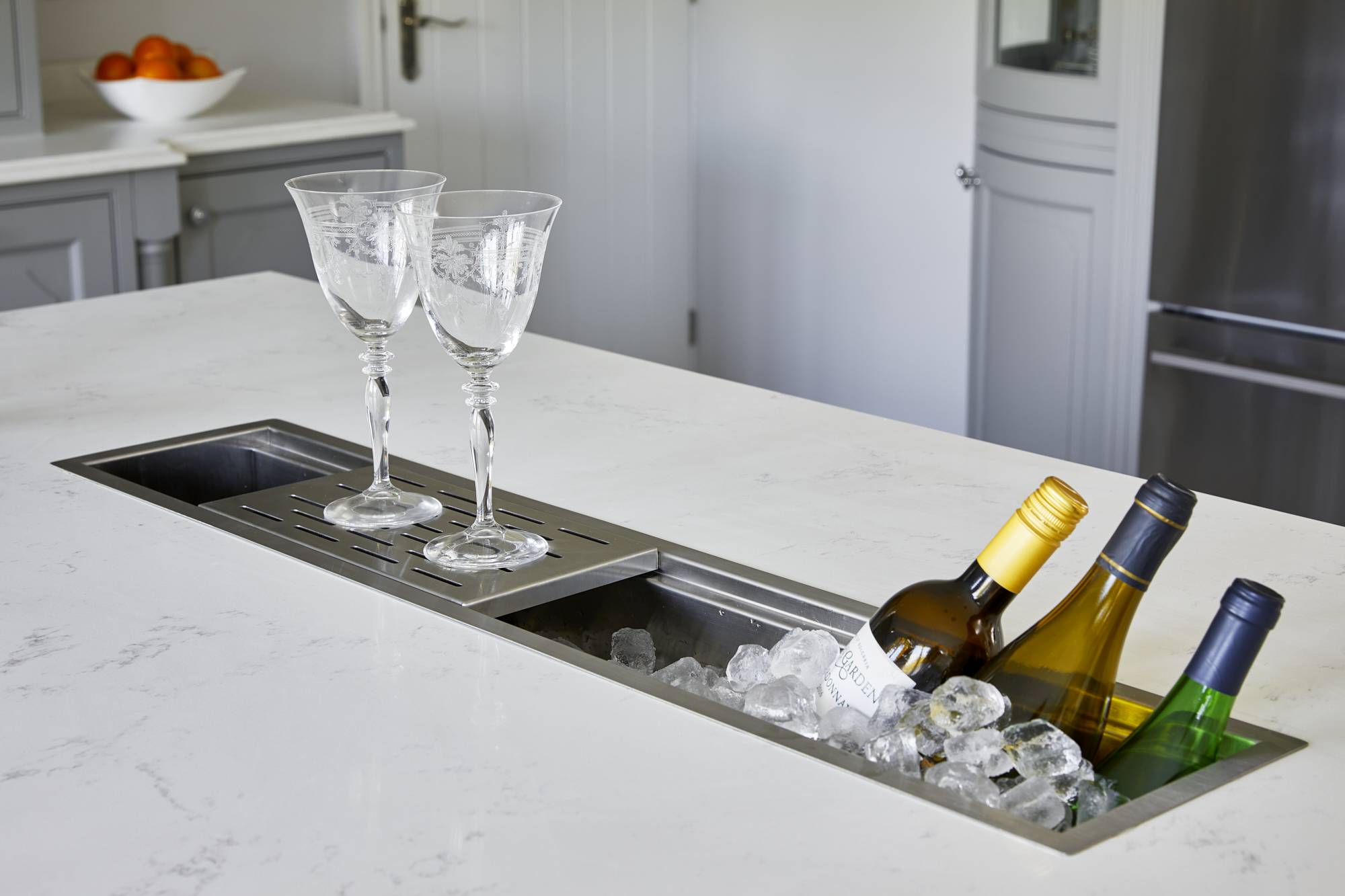 Built in ice bucket for cheap bar